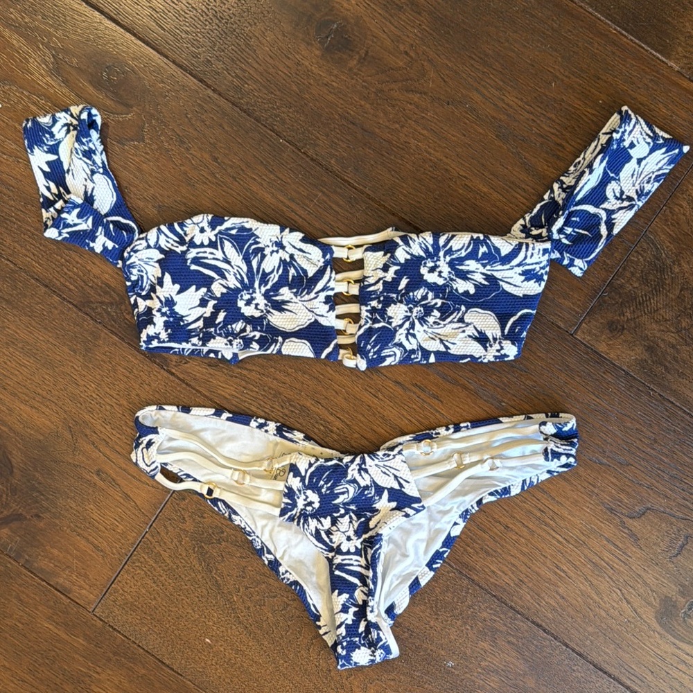 Beach Bunny- Blair Off Shoulder Bikini Top & Rocky Bottoms- Blue Floral Blue - M